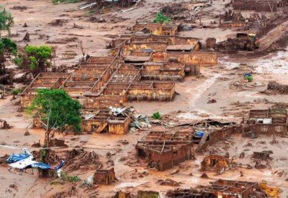 Rompimento da barragem da Samarco causou 19 mortes e afetou dezenas de cidades na bacia do Rio Doce -  (crédito: Antônio Cruz/Agência Brasil)